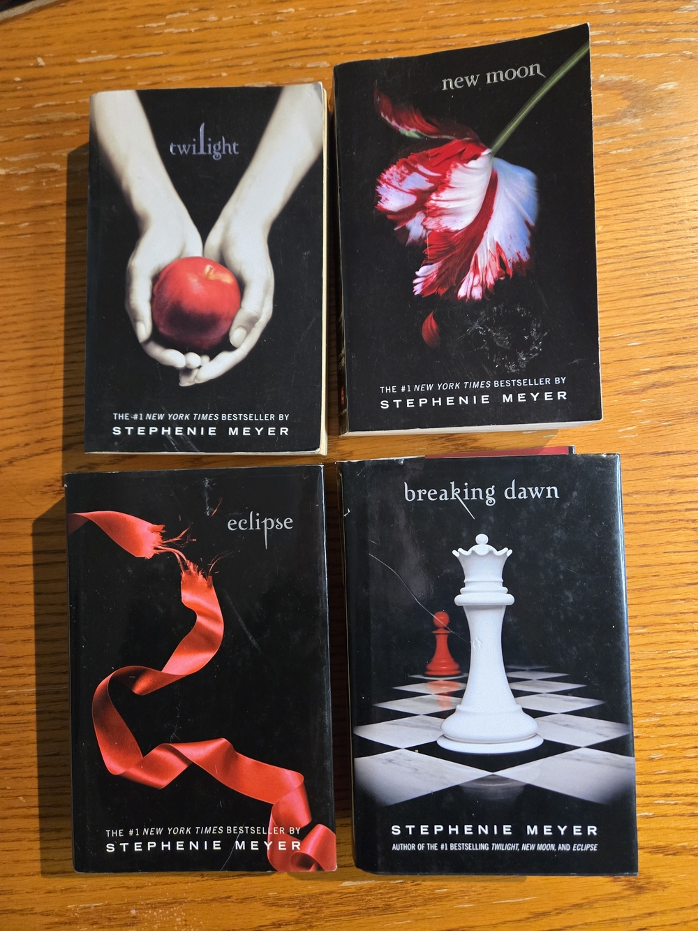 Stephenie Meyer Twilight Saga Hardcover And Paperback Set